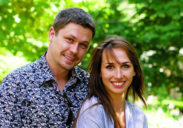 «Я сразу понял, что она — мой человек»: как живёт и чем занимается жена и сын Дениса Рожкова, звезды «Глухаря»