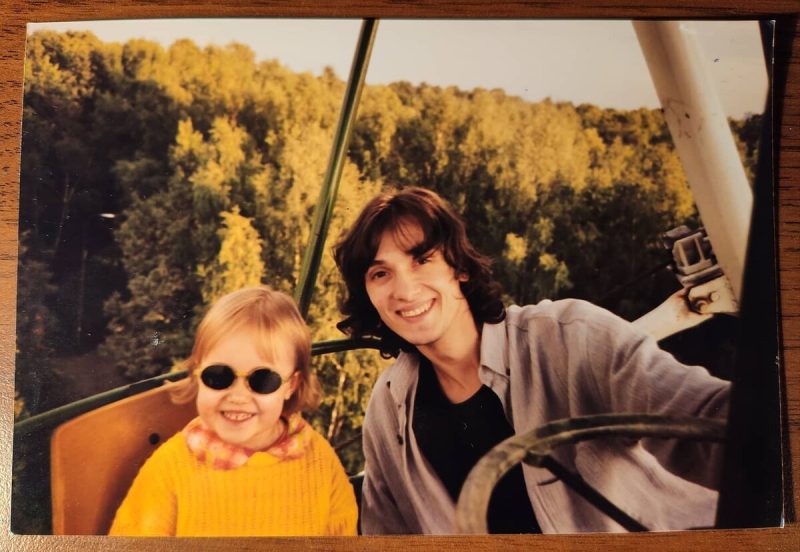 «Как две капли воды»: почему красавица-актриса Светлана Рябова ушла из кино и какими выросли её дочери?