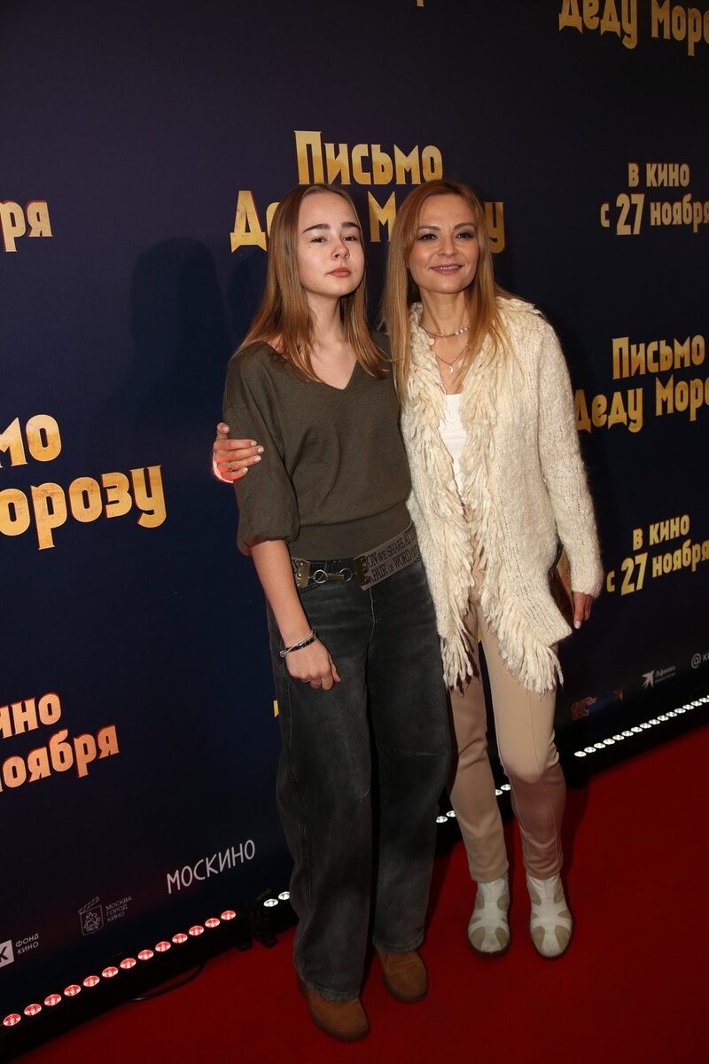 «Ника растет артисткой, это точно»: Вдова Владимира Левкина впервые вышла в свет с дочерью после трагедии