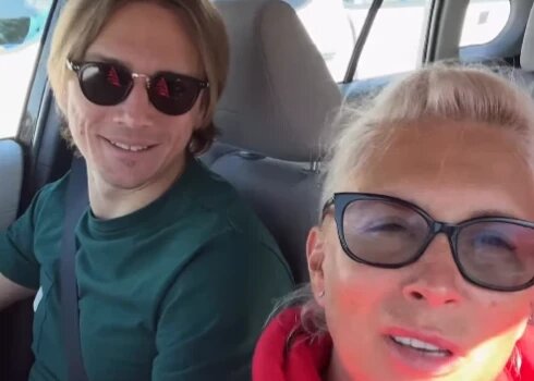 «Оставила сына без материнской любви»: в 63 года Алена Свиридова призналась, что жалеет о поступке, а младший сын вырос копией голливудской звезды