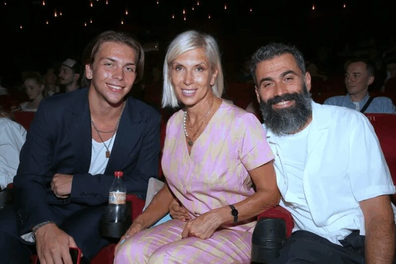 «Оставила сына без материнской любви»: в 63 года Алена Свиридова призналась, что жалеет о поступке, а младший сын вырос копией голливудской звезды