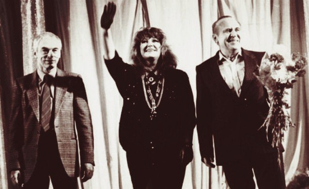 «Сто сорок шесть тысяч!»: как жил самый богатый поэт СССР, который отучил жену от помады и умер в 64 года