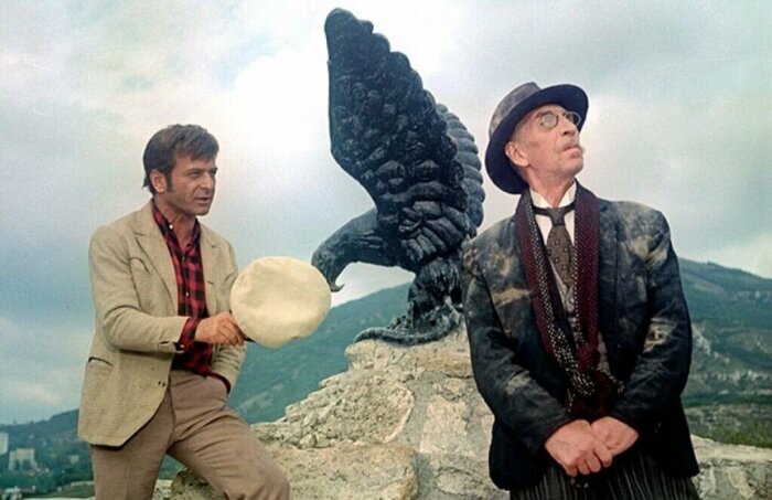 Звёзды за "копейки": как платили кумирам советского экрана или гонорары от Шурика до Шерлока