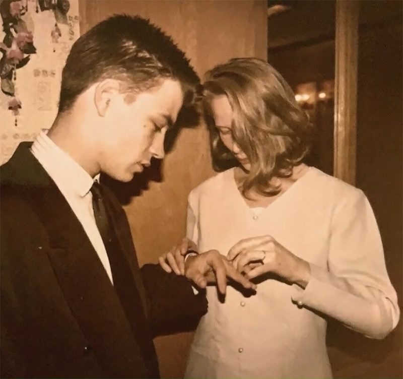 «Актёр — это диагноз»: как смерть отца и поэта-убийцы повлияли на Кирилла Гребенщикова, и почему он прячет семью от публики