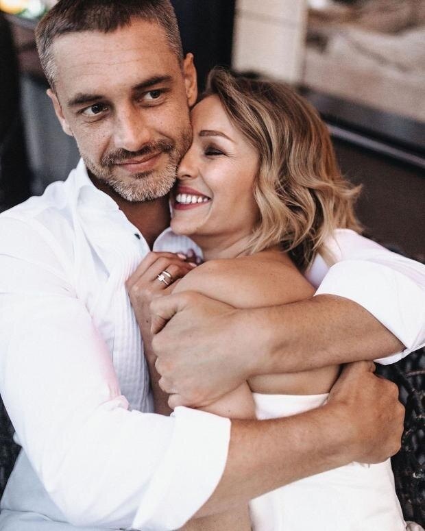 «Не моя женщина»: почему «королева сериалов» Евгения Лоза развелась с Антоном Батыревым спустя 9 месяцев?