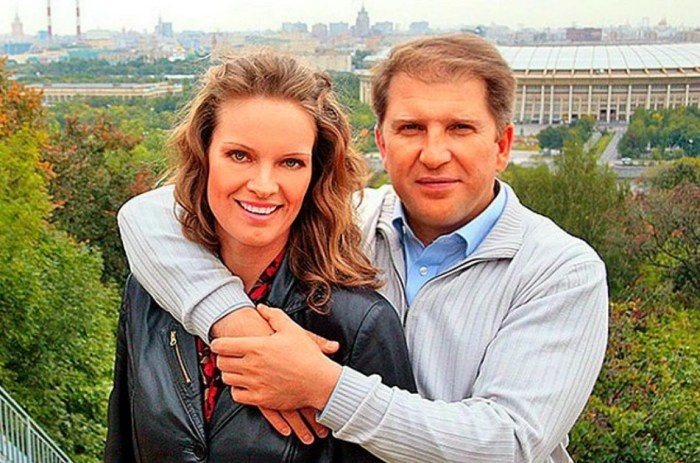 «Она не Рогозина, хватит!»: как звезда «ФЭС» Ольга Копосова пережила рак, измены мужа и уход сестры в монастырь