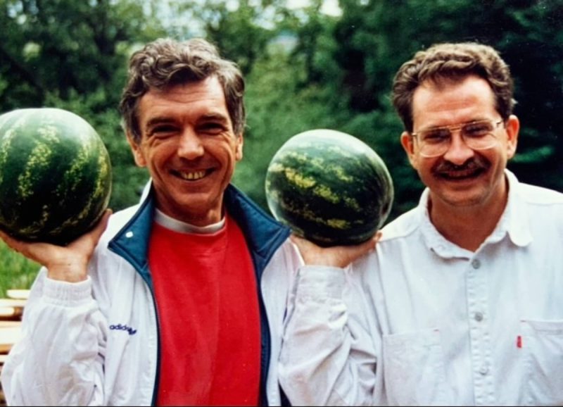 «Юра и Влад»: Альбина Назимова почтила память Юрия Николаева, который был другом ее убитого мужа