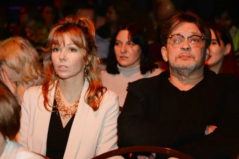 «Врагов я обычно убиваю»: как алкоголь и женщины погубили карьеру 60-летнего Домогарова, но