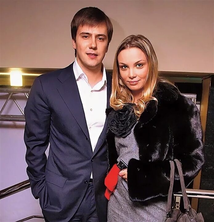 «Не смогла привыкнуть к фамилии отца»: почему дочь Татьяны Арнтгольц, 16 лет, взяла фамилию матери, а дочь Ольги — точная копия отца