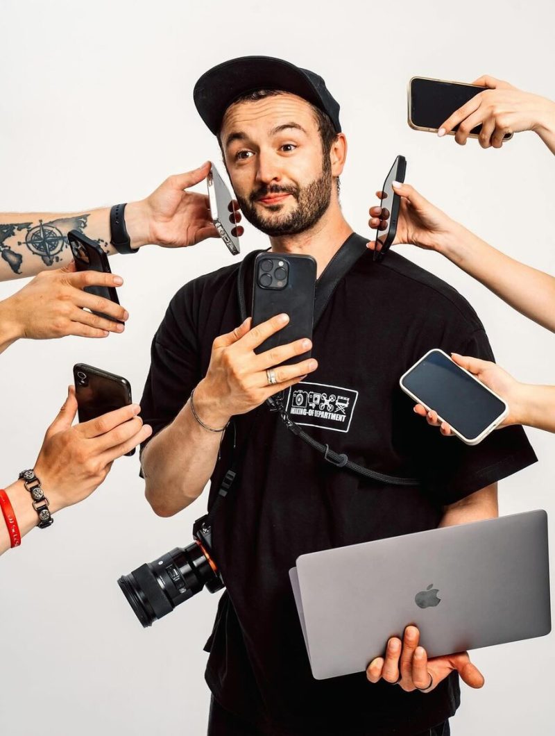 «Он скрывался от нее в шкафу»: почему звезда «Бандитского Петербурга» 11 лет не мог развестись с актрисой Аугшкап