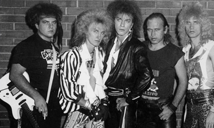 «Мне всё равно, если они там с голоду умрут»: как солист «Рондо» Иванов отвернулся от семьи