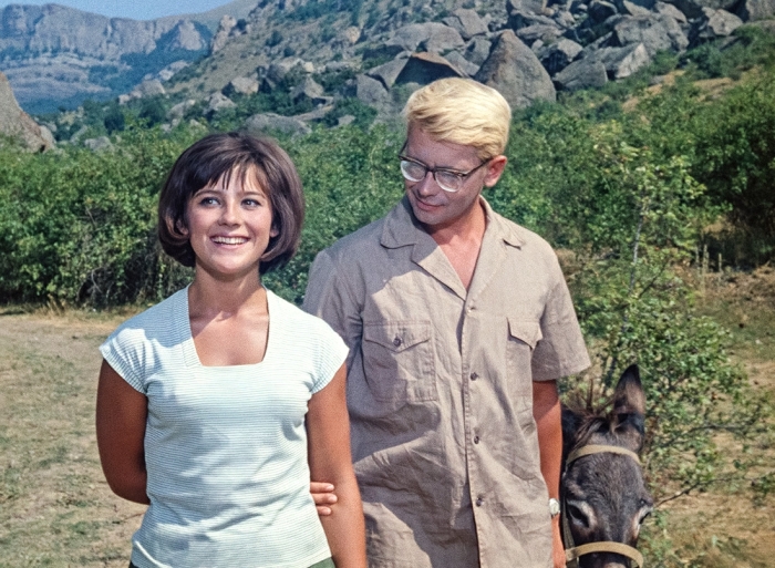 Звёзды за "копейки": как платили кумирам советского экрана или гонорары от Шурика до Шерлока