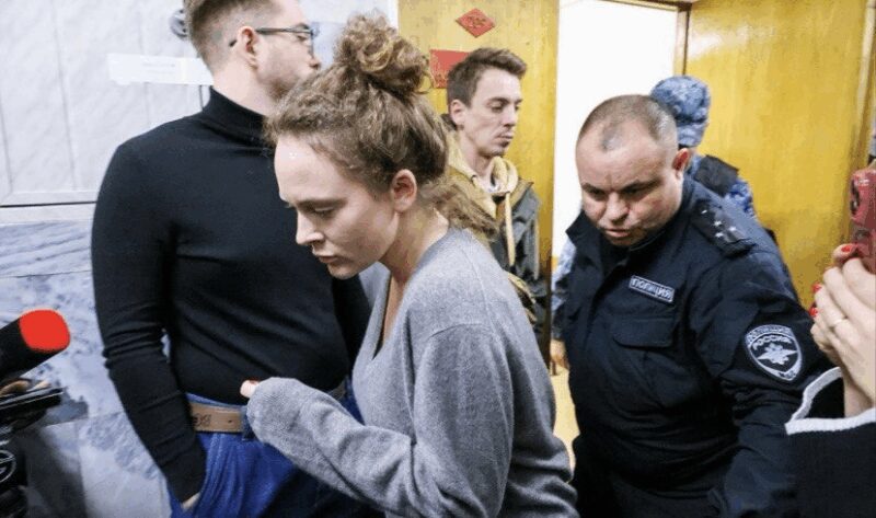 «По полной программе!»: как наказали 30-летнюю Аглаю Тарасову, а соцсети взорвались возмущением