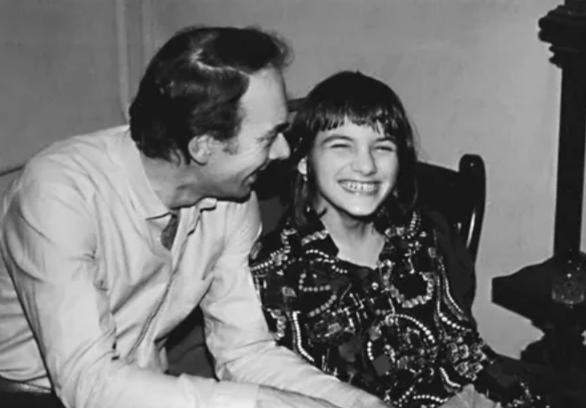 «Он спрашивал, знаю ли я, что мне ничего не досталось?» : что скрывала старшая дочь Алексея Баталова о наследстве 62-летнего отца