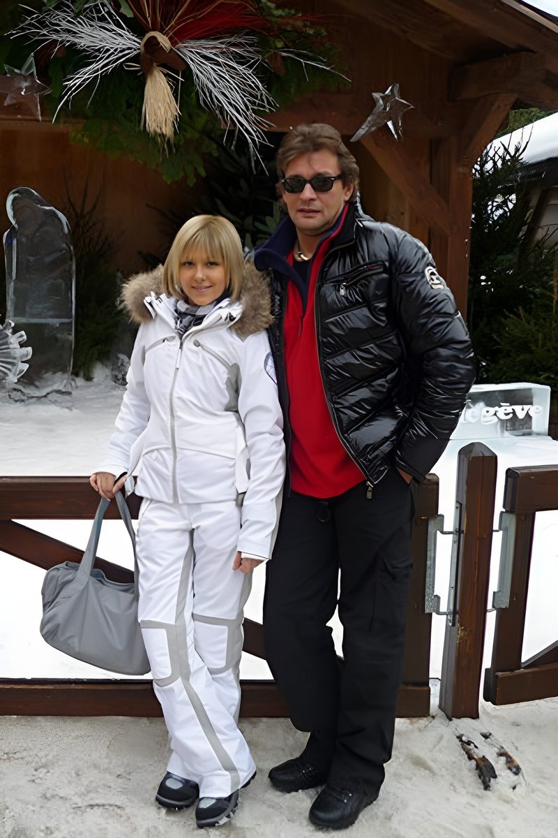 «Мне и самому нужно содержать дом!»: почему Александр Домогаров бросил умирающую 32-летнюю возлюбленную?