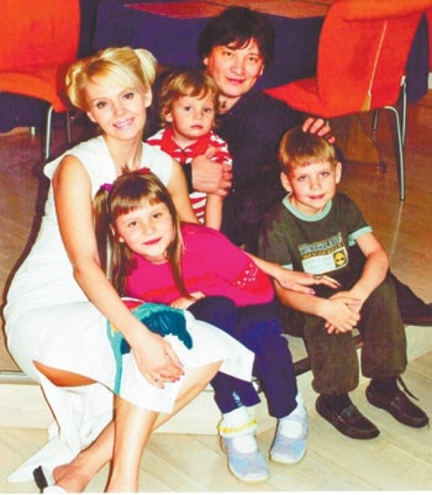 Бил ее, а детей сажал в вольер для собак: почему Валерия столько лет молчала о жутких выходках Шульгина