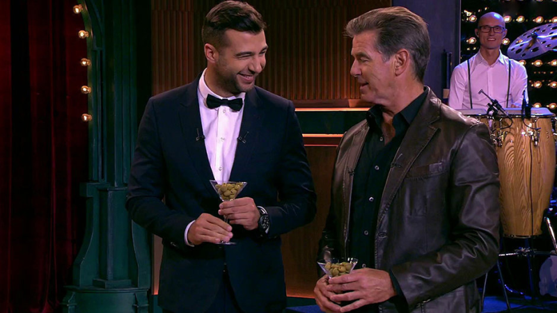 «Я порубил зелень, как красный комиссар…»: что не так с шутками 45-летнего Ивана Урганта и почему он извинялся даже перед коммунистами