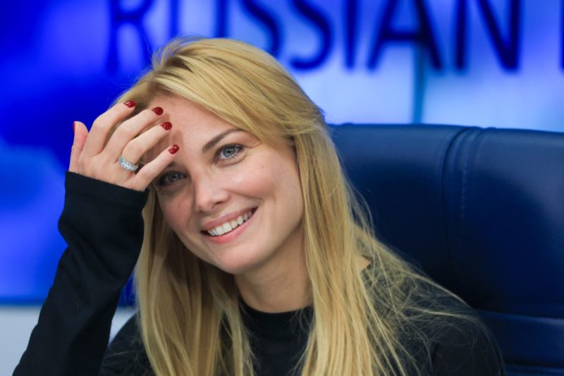 «Мир теперь крутится вокруг других вещей»: почему спустя 5 лет брака Марк Богатырев подал на развод с 39-летней Татьяной Арнтгольц?