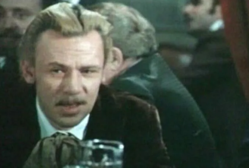 «Он умер в больничном коридоре» : трагическая судьба 48-летнего актера из «Девчат», который был «самородком»