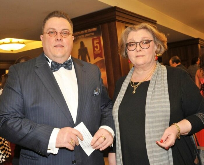 «Ему 21, ей 40»: 6 российских актёров, которые нашли счастье в союзе с женщинами намного старше