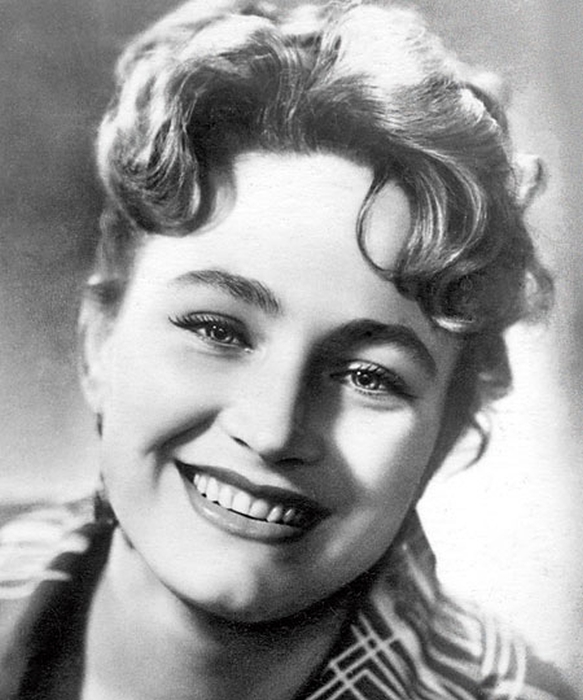 Измены хирурга и строгая свекровь довели Людмилу Хитяеву до разрыва и как она благословила мужа на свадьбу с другой