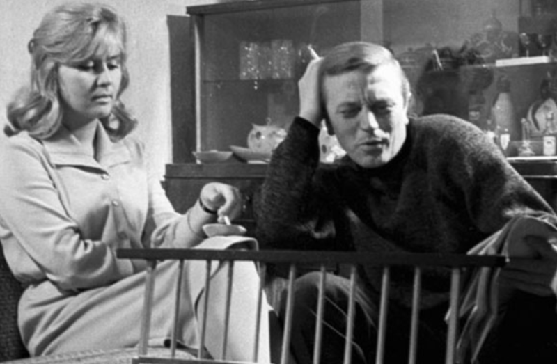 «Он кричал на весь вагон»: 58-летний Анатолий Ромашин не хотел позднего ребенка, но его сын объединил всех женщин актера