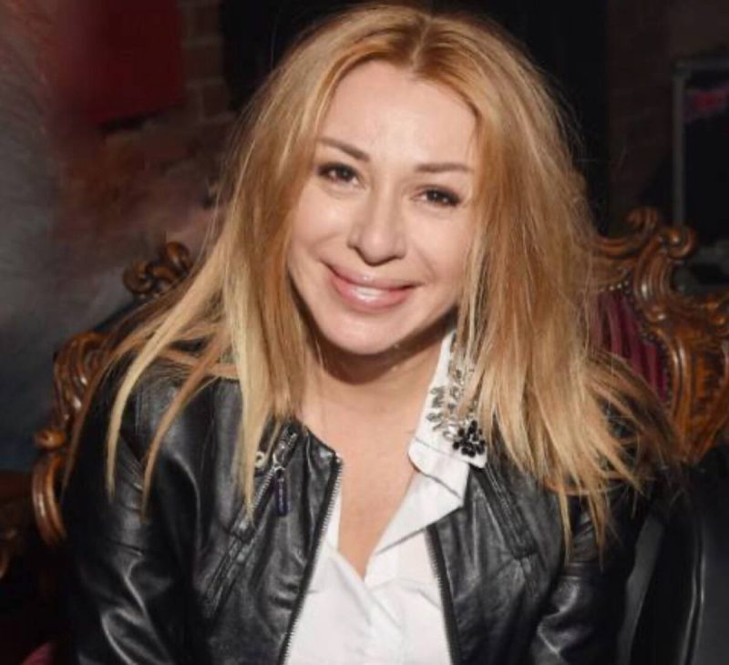 «Одеяло бы поменяла. Под ним жарко»: одна фраза, разрушившая 25-летний брак Алены Апиной