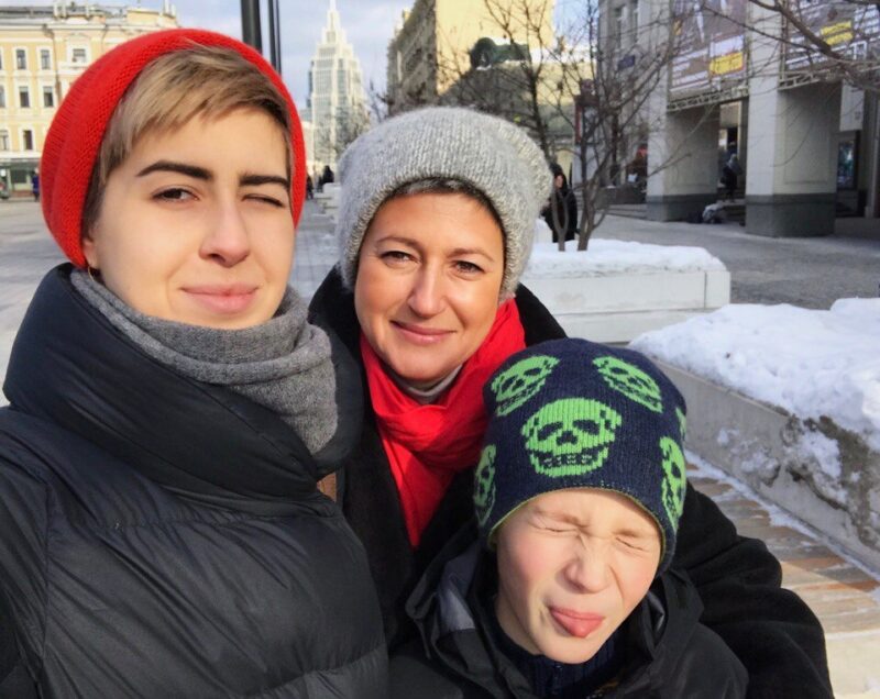 «Он не переживал из-за мелочей»: почему дочь Михаила Пореченкова не напоминает отца и осталась жить в Европе