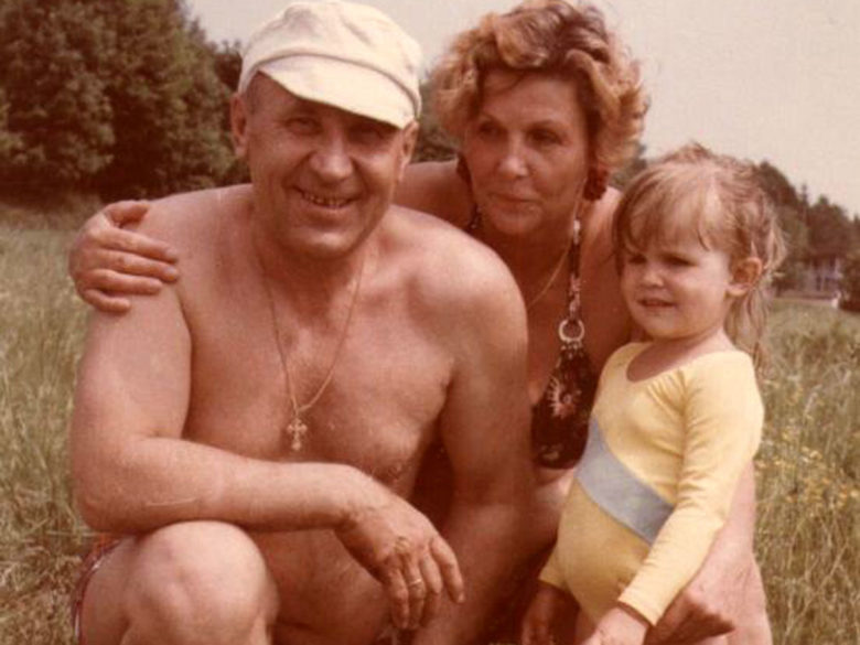 «Сто сорок шесть тысяч!»: как жил самый богатый поэт СССР, который отучил жену от помады и умер в 64 года