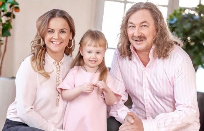 «Инфаркт, пьянка — выжала из пожилого мужа всё»: за что критикуют молодую жену Николаева