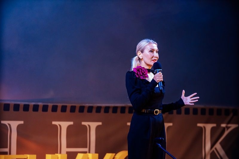 «Мне хотелось быть актрисой, а не пародисткой»: как 55-летняя Светлана Галка усыновила 5-летнего сына и обрела себя без брака