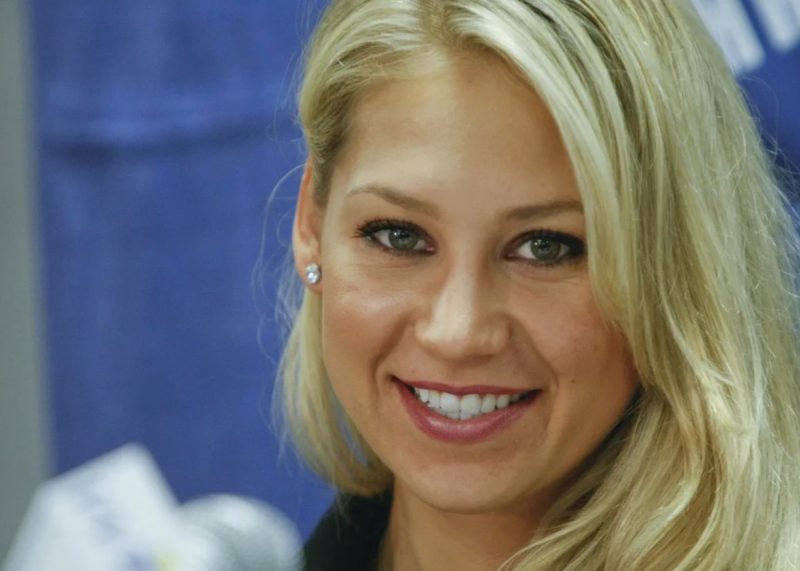 «Он даже не поцеловал меня!»: как русские звёзды строят счастье с иностранцами, рожают детей и находят опору