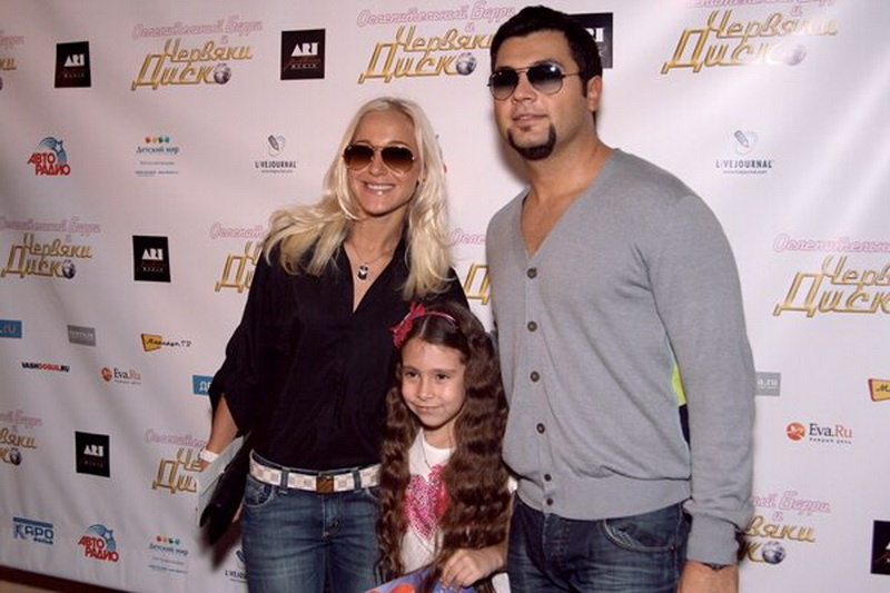 «Непонятный и предвзятый»: почему зрители ополчились на 44-летнего Алексея Чумакова?