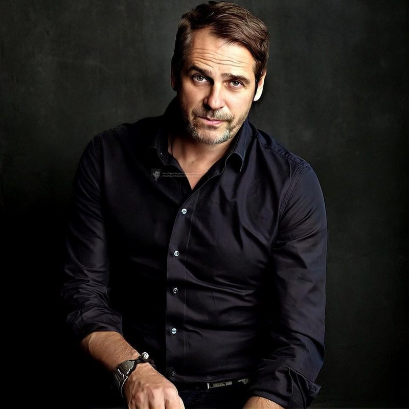 «Не раз обжигался»: Почему красавец Павел Делонг, отец двоих сыновей, в 54 года так и не связал себя узами брака?