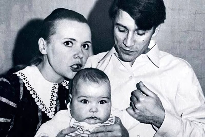 «Актёр — это диагноз»: как смерть отца и поэта-убийцы повлияли на Кирилла Гребенщикова, и почему он прячет семью от публики