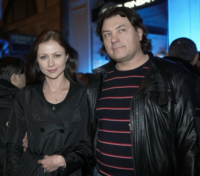 Выгнали из «Ленкома» и роды в 45: Мария Миронова скрывает молодого мужа