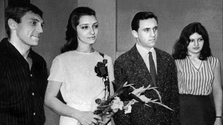 Наследники барда: почему дети Высоцкого бегут от его славы?