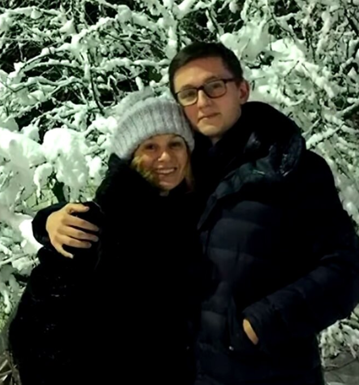 «Он кричал на весь вагон»: 58-летний Анатолий Ромашин не хотел позднего ребенка, но его сын объединил всех женщин актера