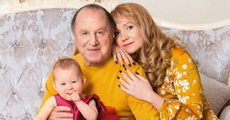«Он снова стал смотреть на мир шире»: как 77-летний Владимир Стеклов обрёл позднее счастье с дочкой Ариной