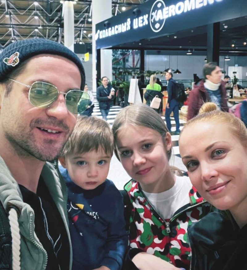 «Мир теперь крутится вокруг других вещей»: почему спустя 5 лет брака Марк Богатырев подал на развод с 39-летней Татьяной Арнтгольц?