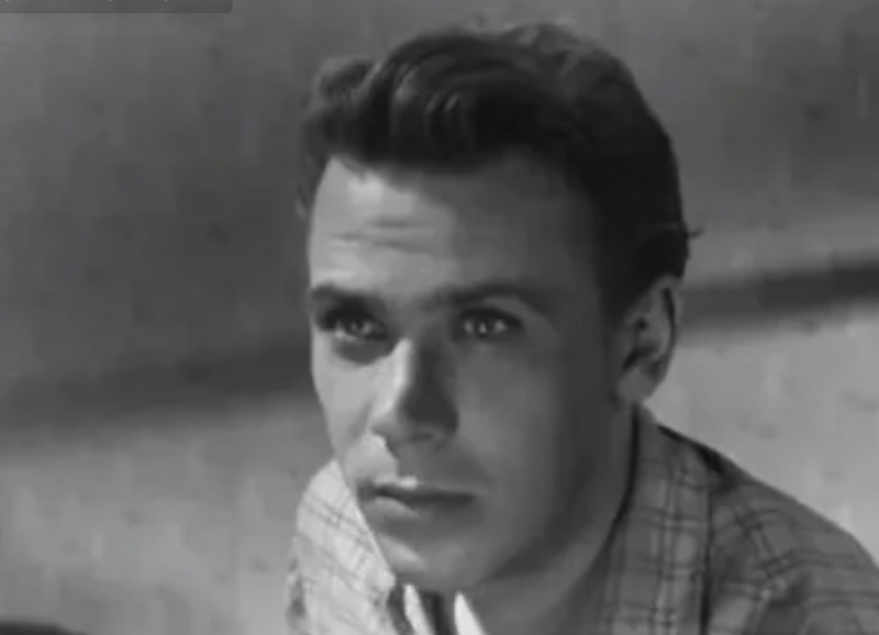 «Он умер в больничном коридоре» : трагическая судьба 48-летнего актера из «Девчат», который был «самородком»