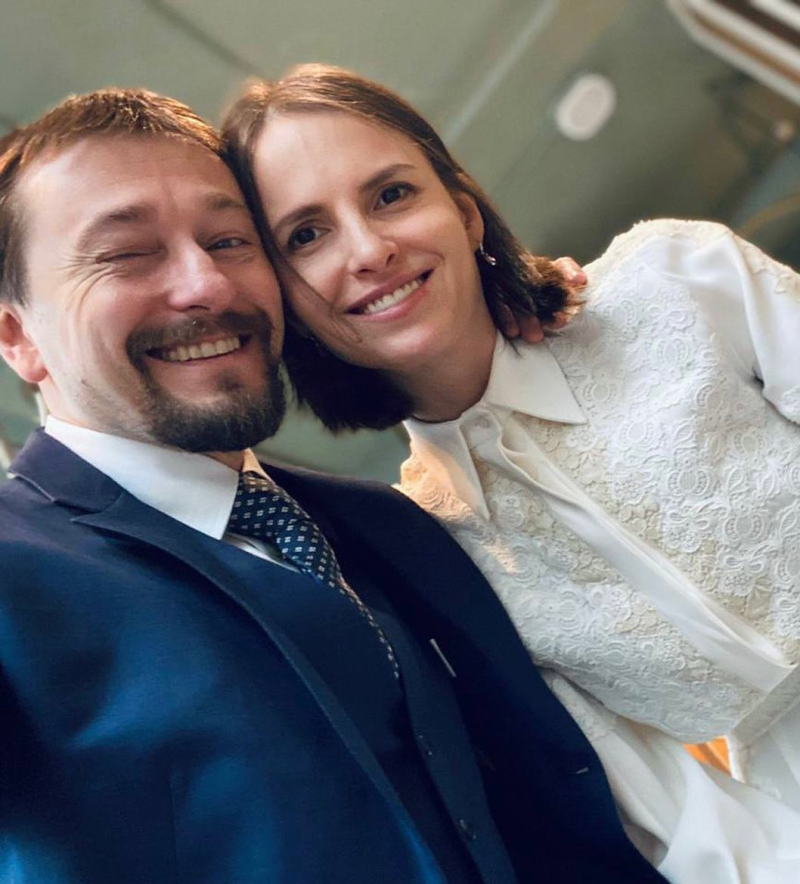 «Крышу просто снесло»: как роковая встреча изменила жизнь Сергея Безрукова, и кто подарил ему троих детей вместо жены