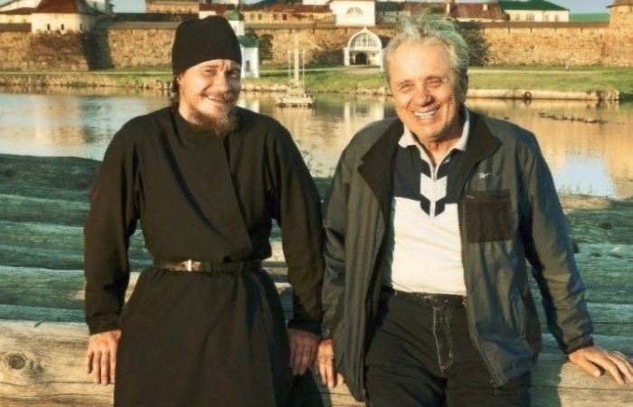 Звезда "Я шагаю по Москве" нашел любовь в 80 лет — но она замужем