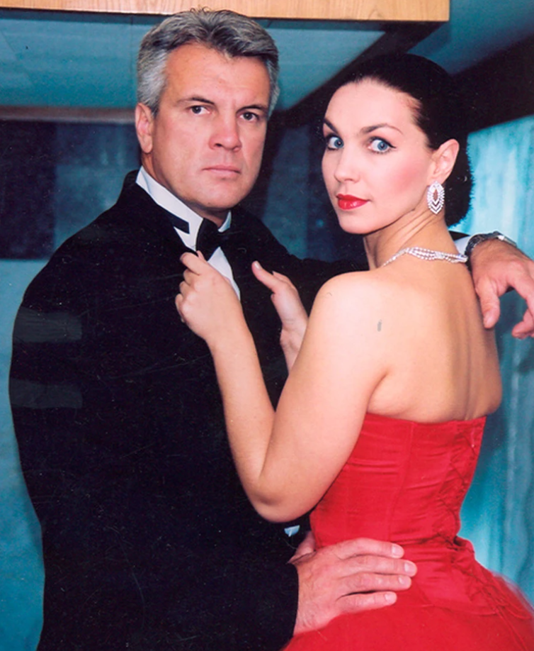 «Я прятал глаза, как нашкодивший кот»: как 62-летний Анатолий Котенев бросил жену с двумя детьми ради новой любви