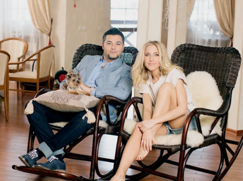 «Он заставил меня побегать»: что скрывает 17-летний союз Юлии Ковальчук и Алексея Чумакова