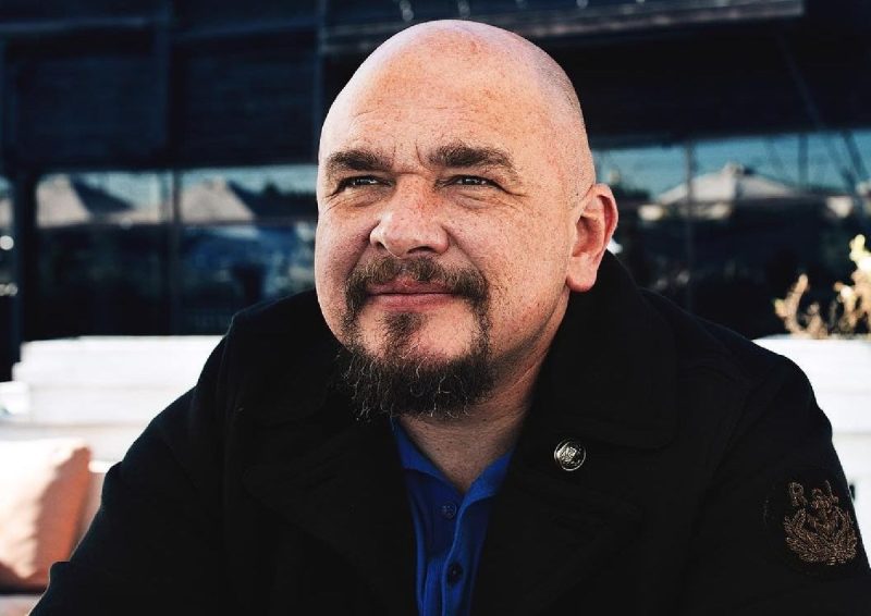 «Я это испытал!»: как "пьяная" удача спасла звезду от монастыря, а бывшая жена отсудила коттедж