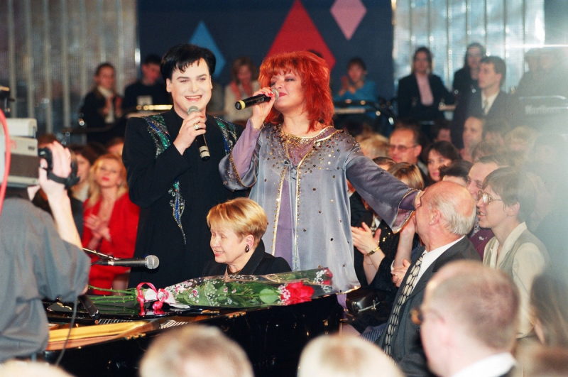 «Она монстр, генерал в юбке!»: как мужья Анастасии, от студента до Юлиана, терпели ее характер и почему певица вышла замуж 9 раз