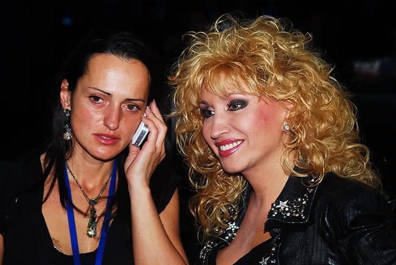 «Неудачница, сидящая на шее»: что хейтеры говорят о 53-летней дочери Ирины Аллегровой, которая до сих пор живет с мамой