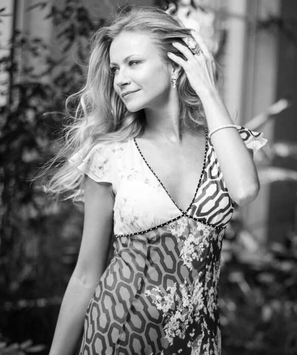 Выгнали из «Ленкома» и роды в 45: Мария Миронова скрывает молодого мужа