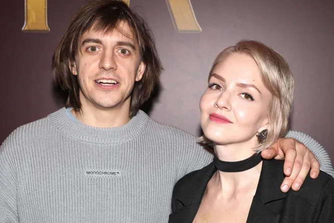 «Он убил всё во мне»: звезда «Короля и Шута» Константин Плотников бросил жену с ребёнком ради карьеры